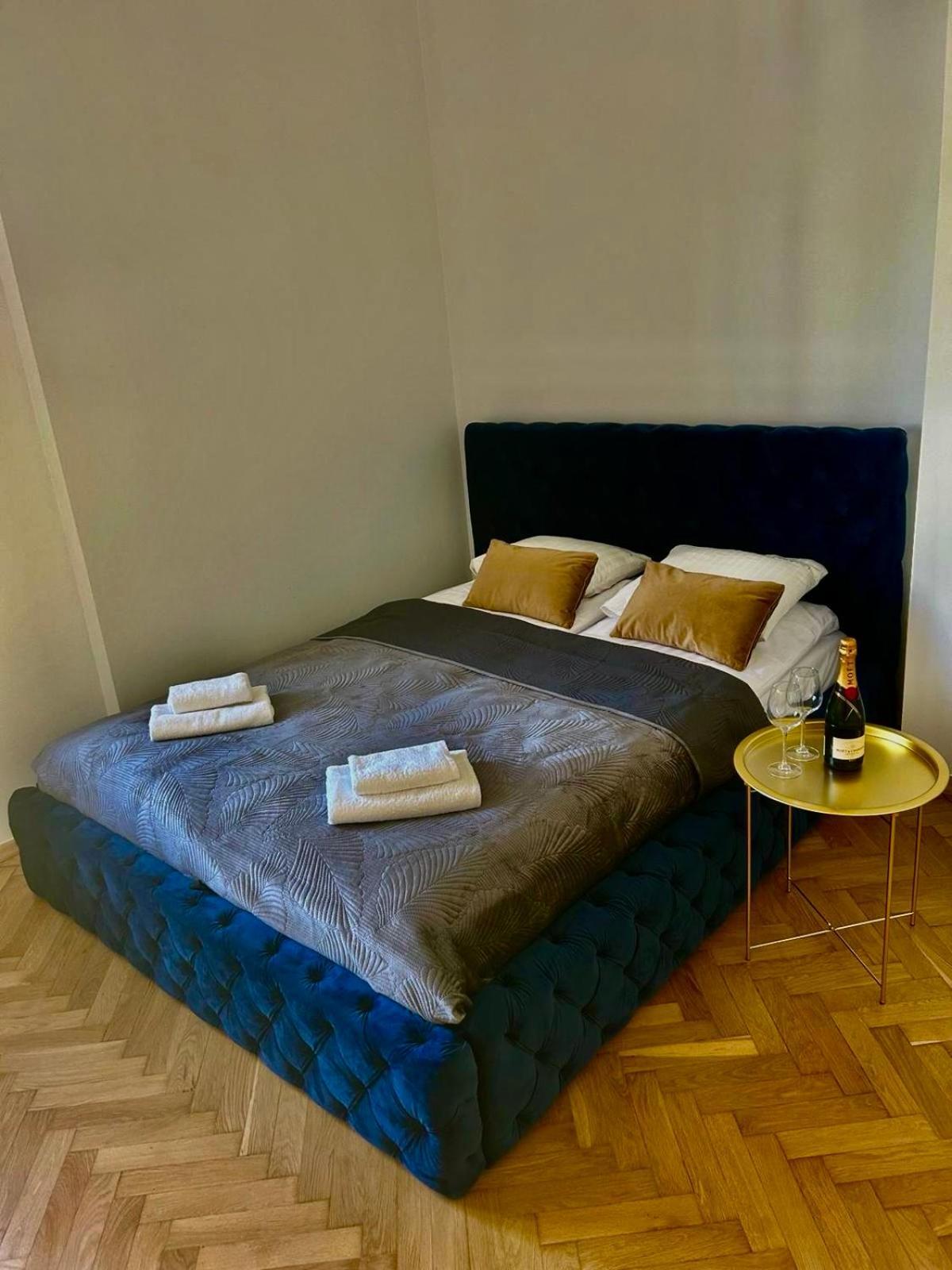 Selected Apartments By Market Square Cracovie Extérieur photo